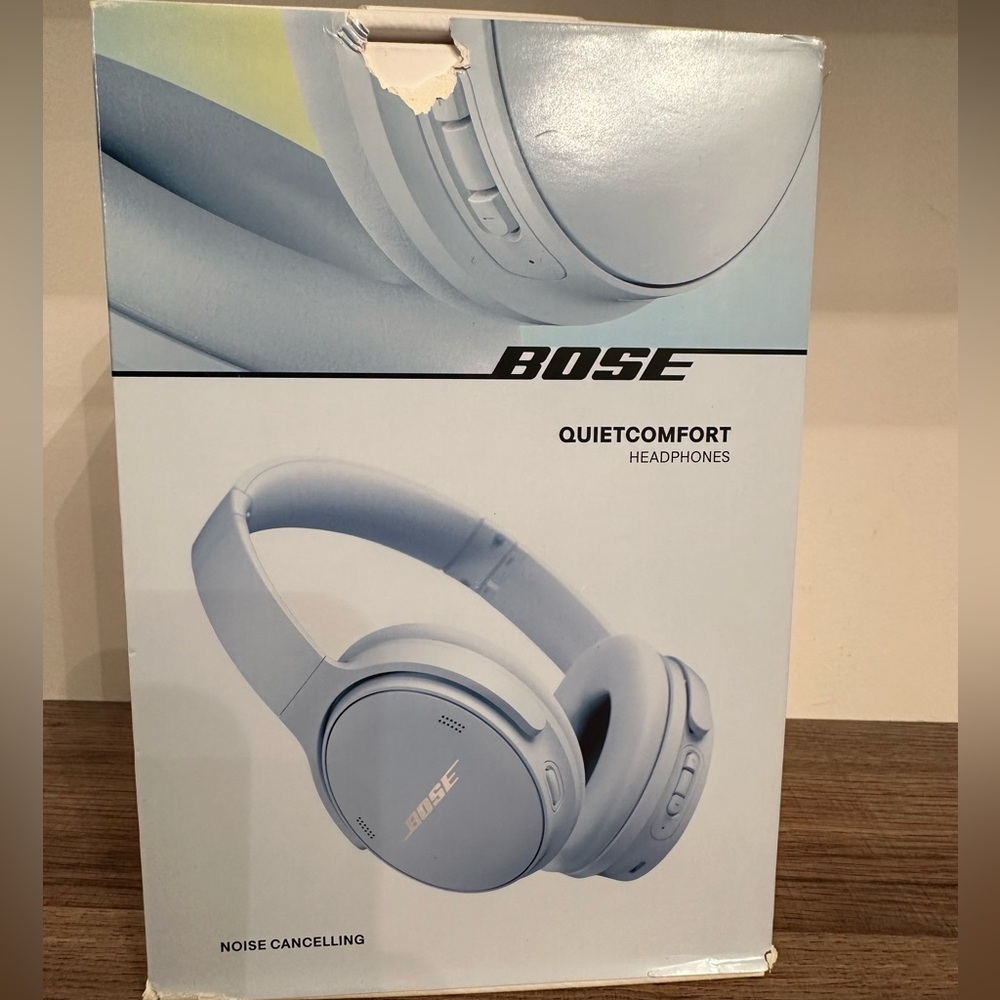 ***SOLD*** DO NOT OFFER Bose Quiet Comfort Headphones
